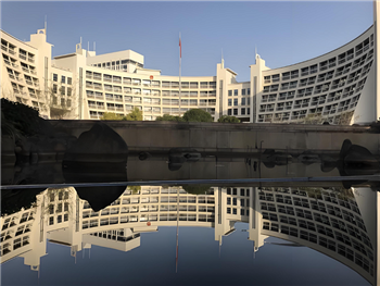 信然集团赴上海市黄浦区、普陀区人民政府洽谈全球总部选址事宜